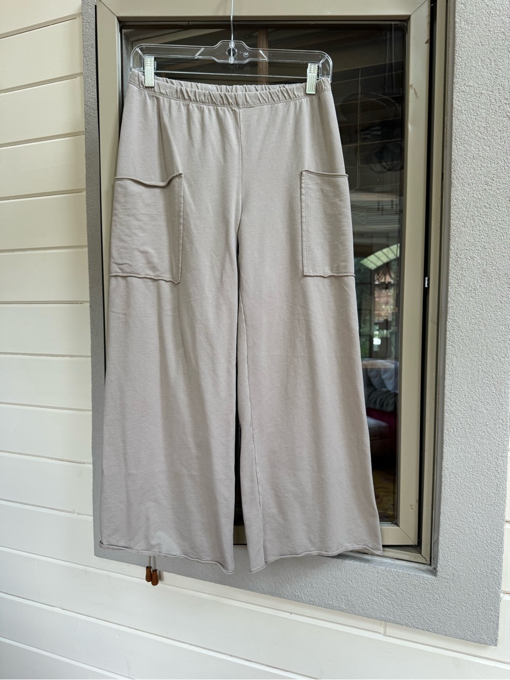 Relaxed Wide-Leg Pants with Front Patch Pockets — Light Taupe